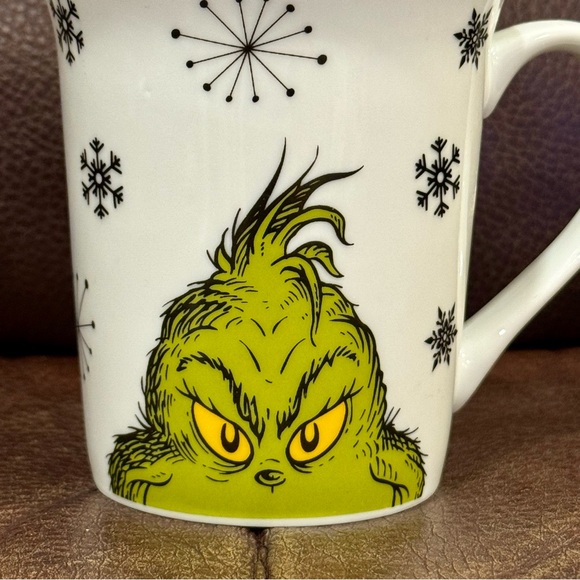 Peeking Grinch with Snowflakes Ceramic Christmas Mug - Picture 3 of 9